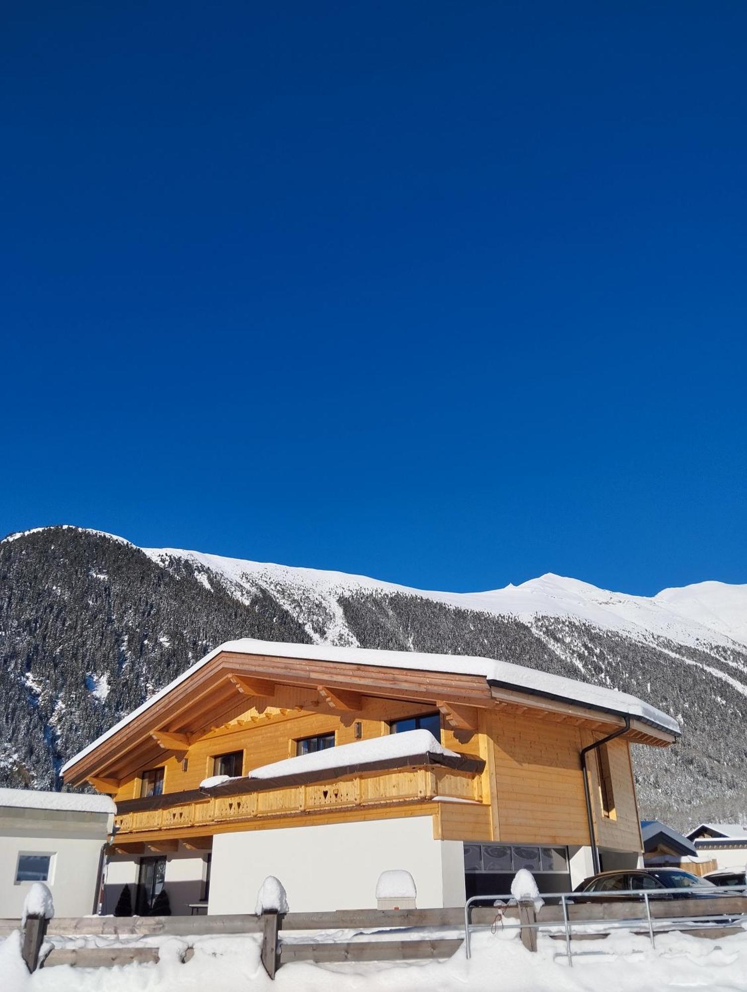Apart Alpenflair Umhausen Exterior photo